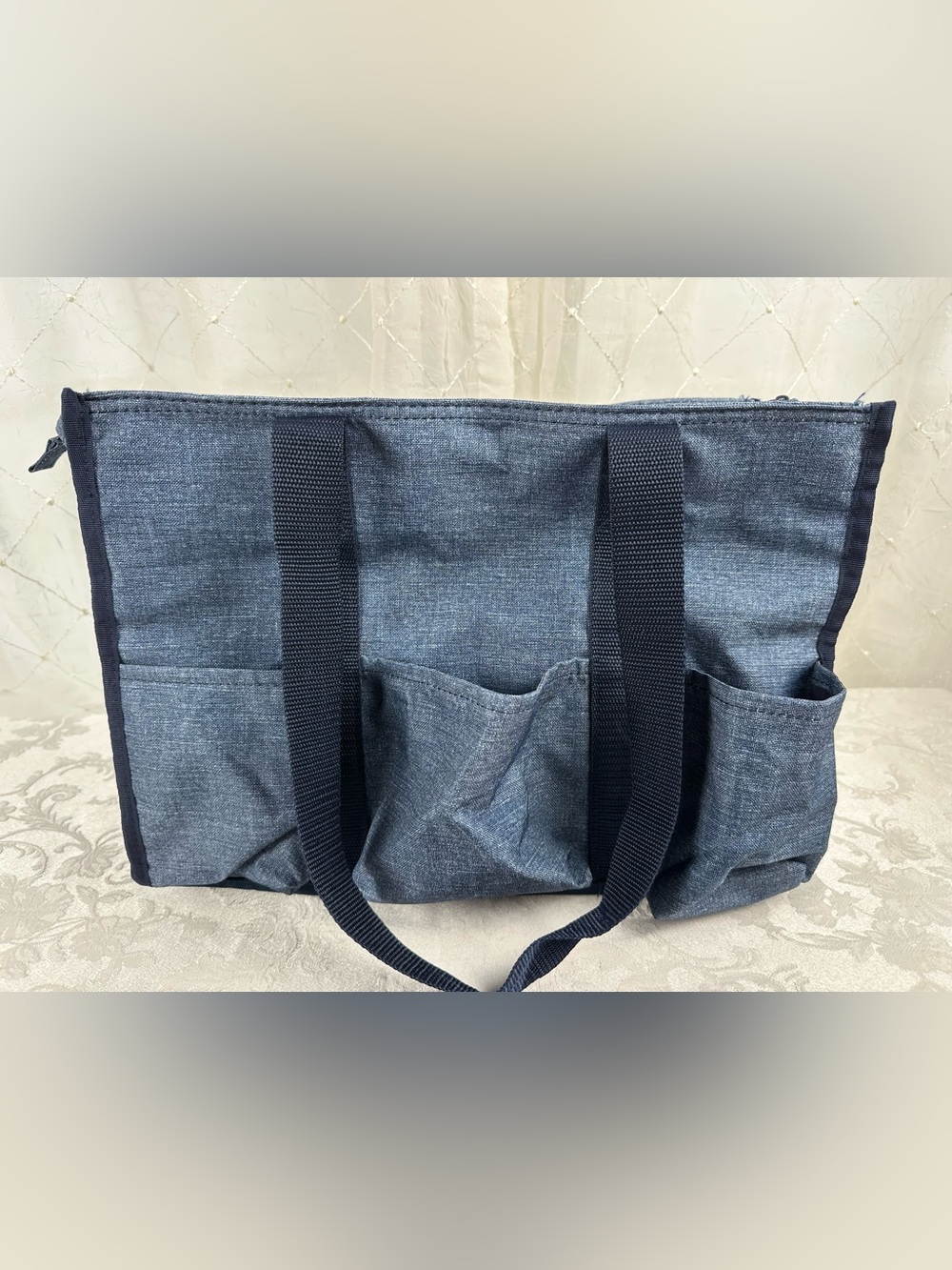thirty-one Organizer Tote with Zipper Closure